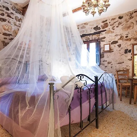 Sleeps 6 Brienza